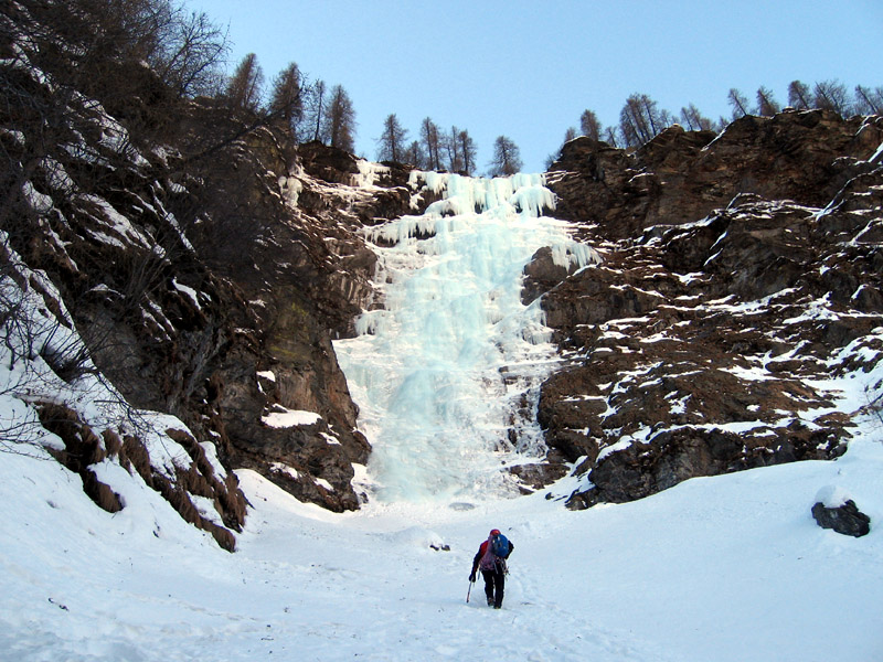 Salto del Nido, Val Febbraro