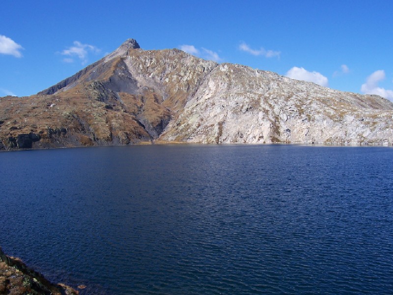 Lago Retico - Val di Blenio (CH) Lago Retico - Val di Blenio (CH)
