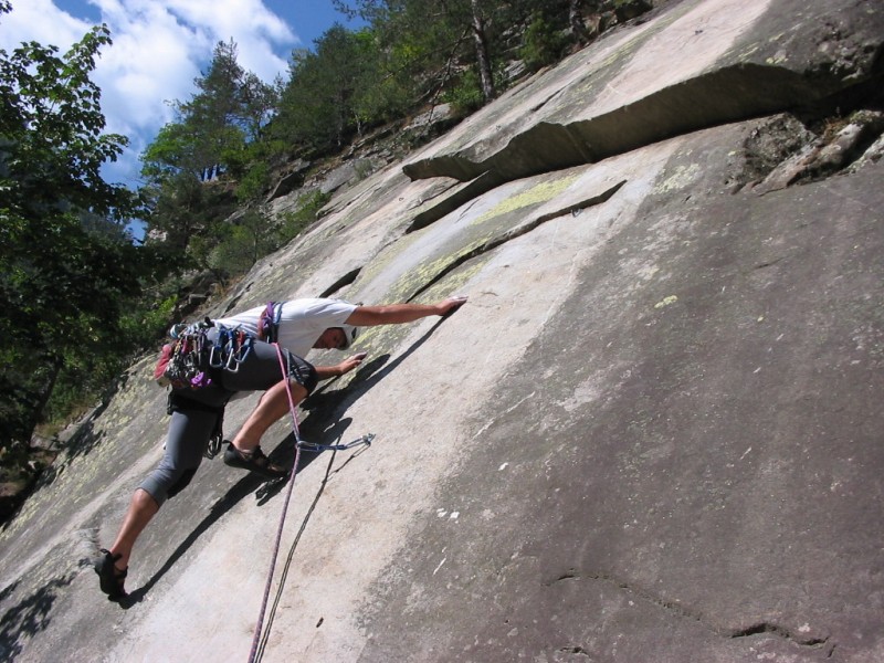 Sullo "Scivolo" 6b+, Vallone di Bourcet(TO)