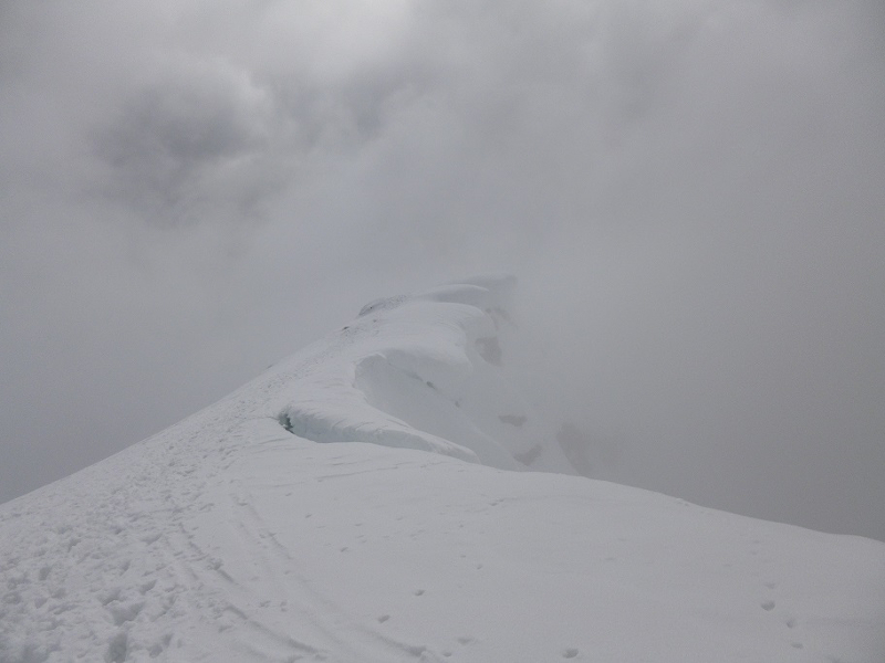Cornice fessurata in vetta al Monte Generoso